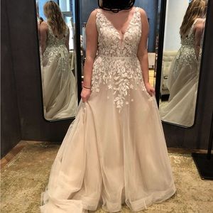 Size 12 BHLDN Carmel gown.
